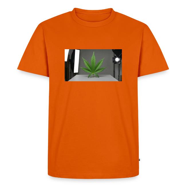 ***CANNABIS LEAF TEE***