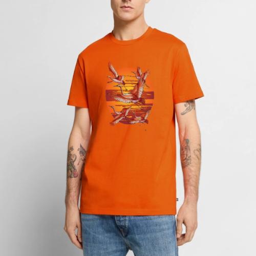 Japanese Cranes Migrating: Travel & Journey - Men's Premium T-Shirt