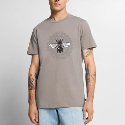 Queen Bee - Men's Premium T-Shirt