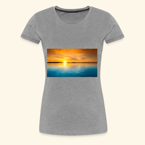 Sunrise over water - Women's Premium T-Shirt