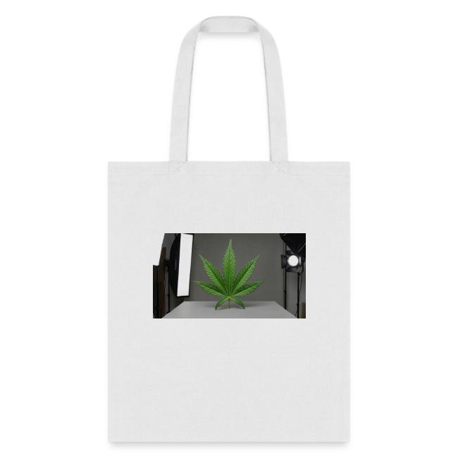 ***CANNABIS LEAF TEE***