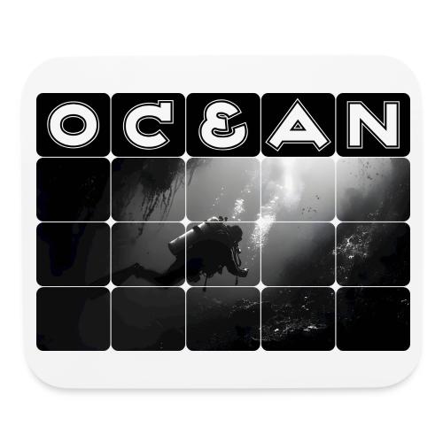 Ocean: Monochrome descent of a scuba diver - Mouse pad Horizontal